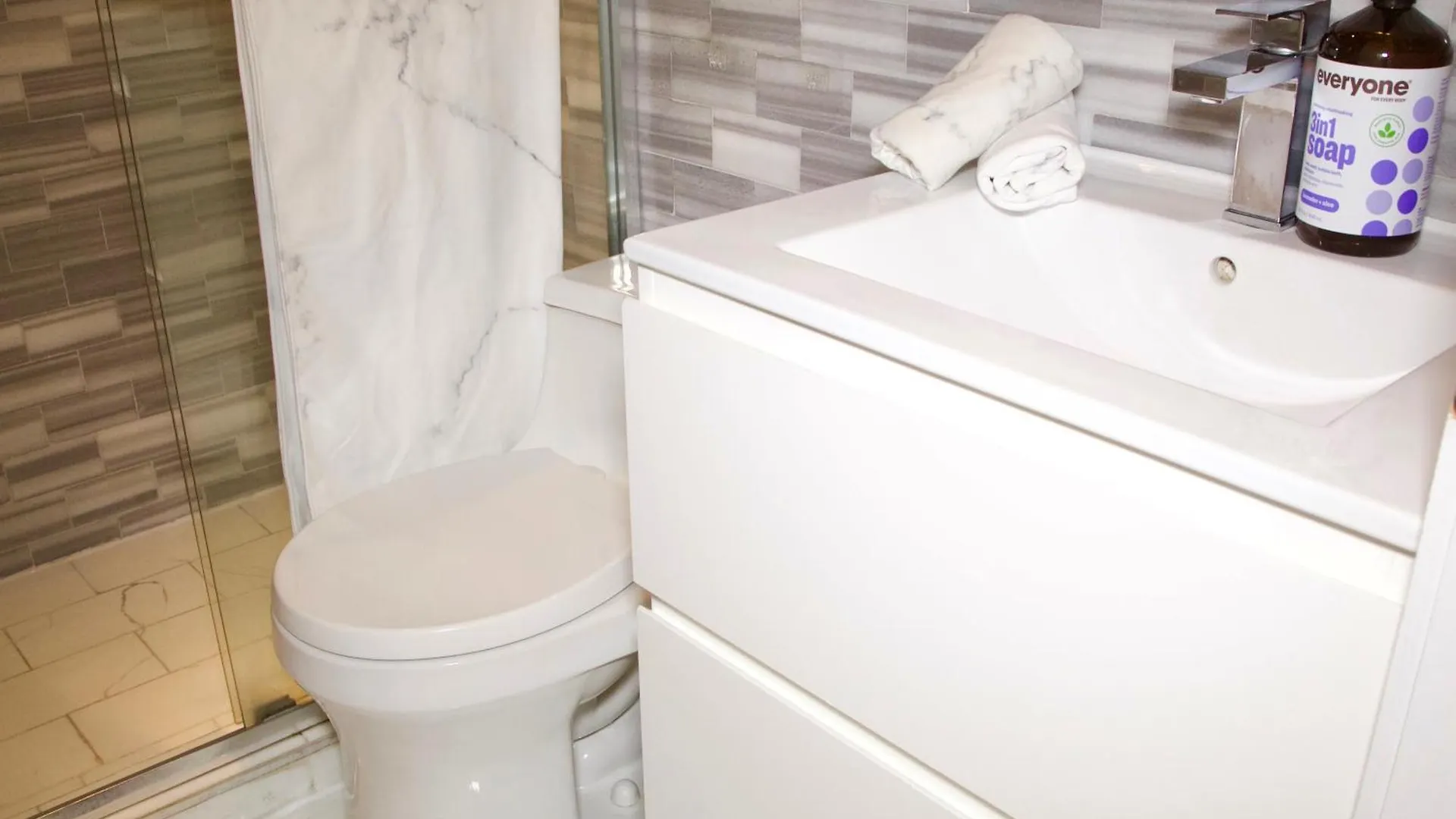 New York Style Stay Near Central Park Apartment
